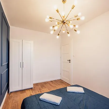 Urokliwy Apartament 150 Metrow Od Rynku * ヴロツワフ
